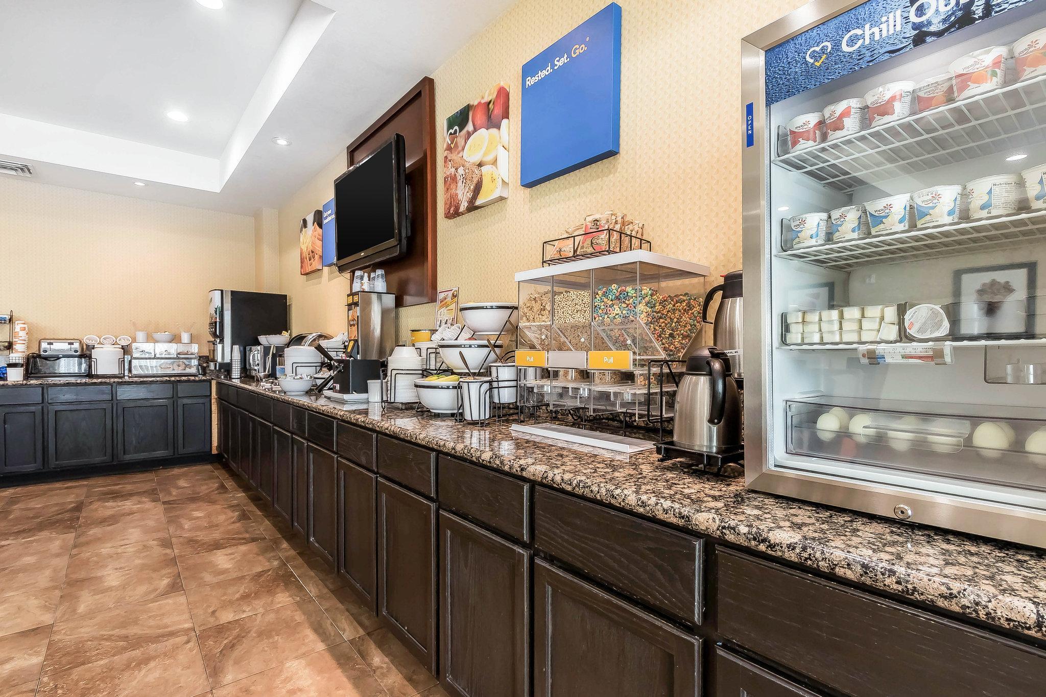 Comfort Inn & Suites Near Bethel College Newton Dış mekan fotoğraf