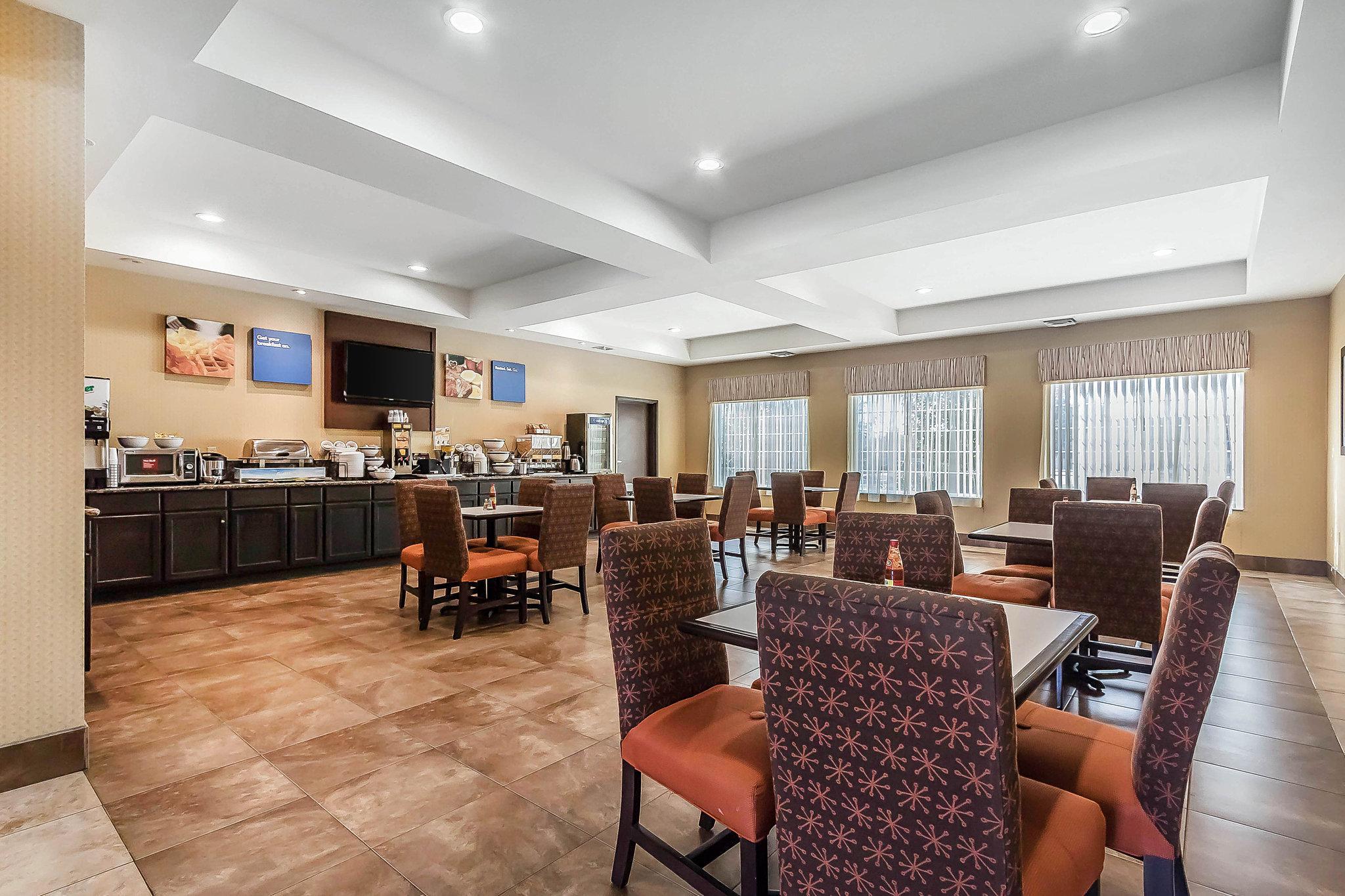 Comfort Inn & Suites Near Bethel College Newton Dış mekan fotoğraf