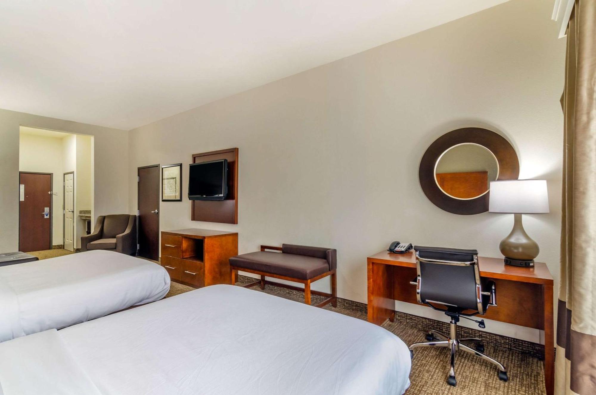 Comfort Inn & Suites Near Bethel College Newton Dış mekan fotoğraf