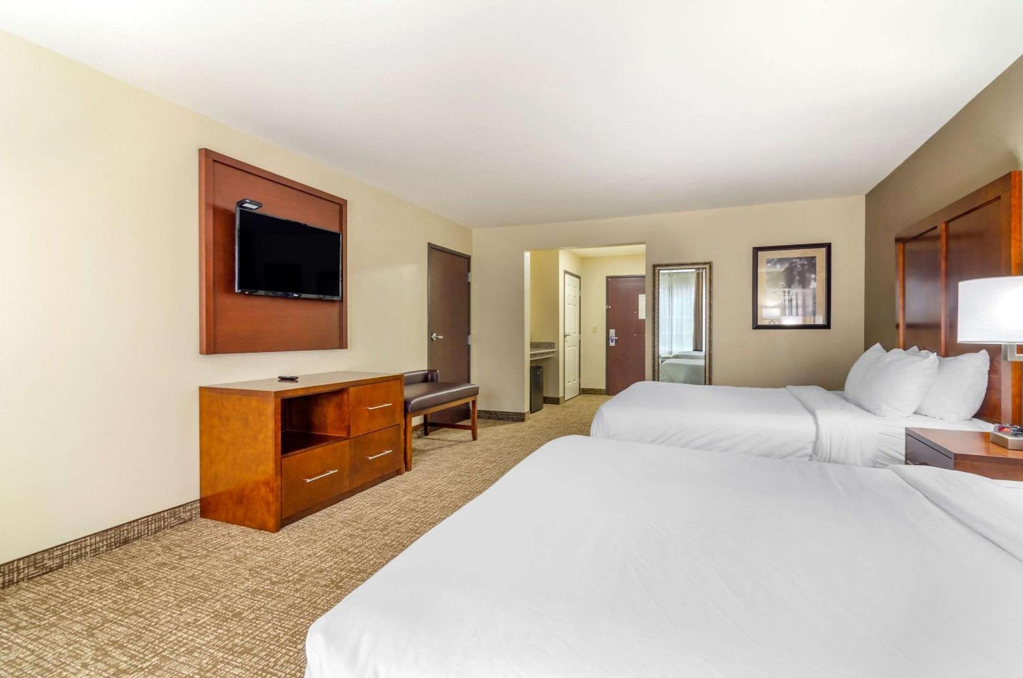 Comfort Inn & Suites Near Bethel College Newton Dış mekan fotoğraf