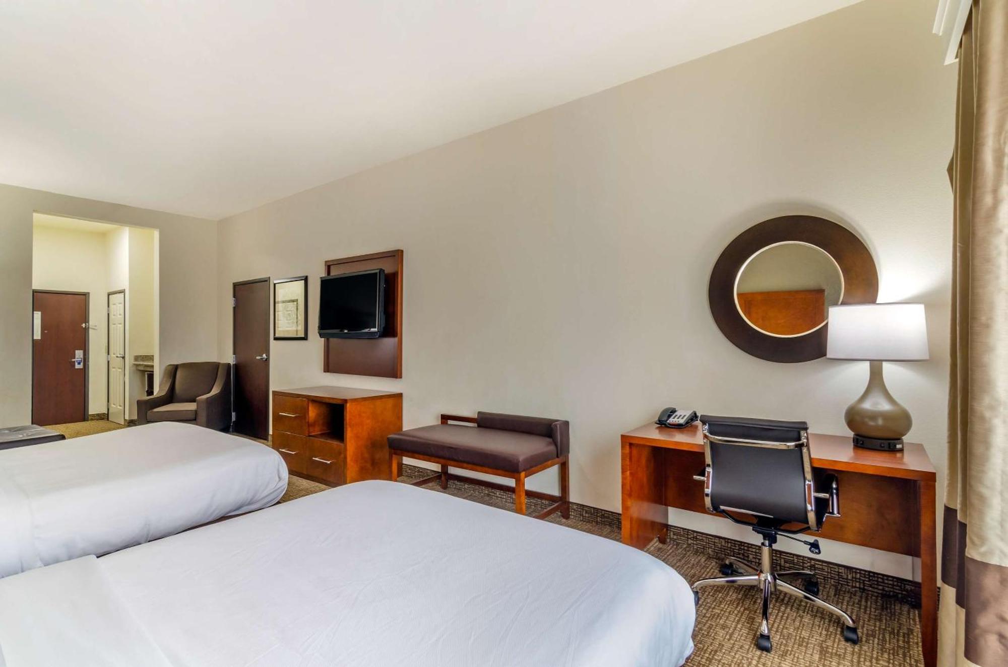 Comfort Inn & Suites Near Bethel College Newton Dış mekan fotoğraf